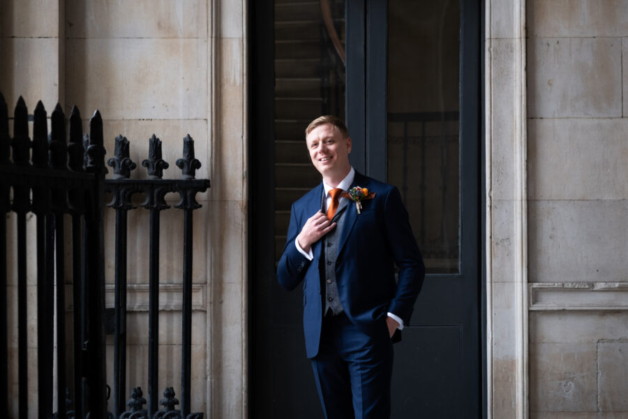 groom portraits at the front balcony of Dublin City Hall