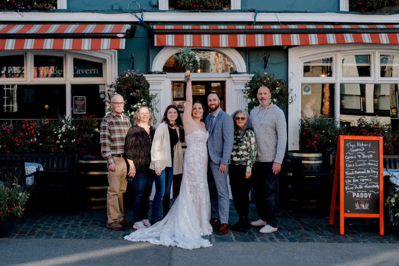 Family photo outside the front of the Abbey Tavern in Howth