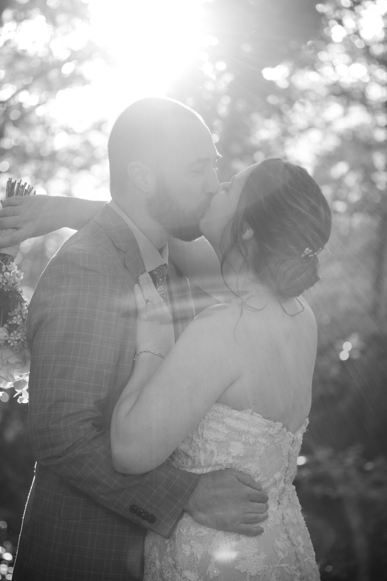 couple kissing in the forrest of Howth Castle