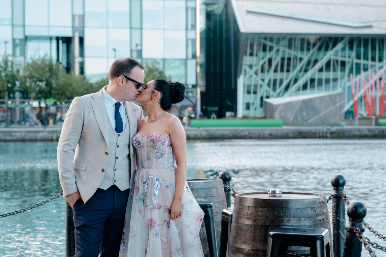 couple kissing outside Charlotte Quay restaurant
